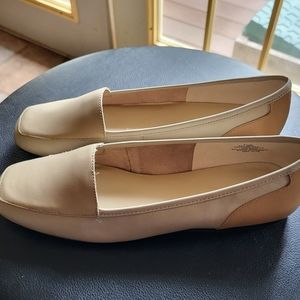 Bandolino taupe & tan flats, 7-1/2 M